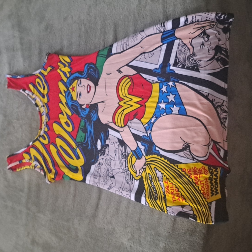 Wonder Woman night gown. Size Large.